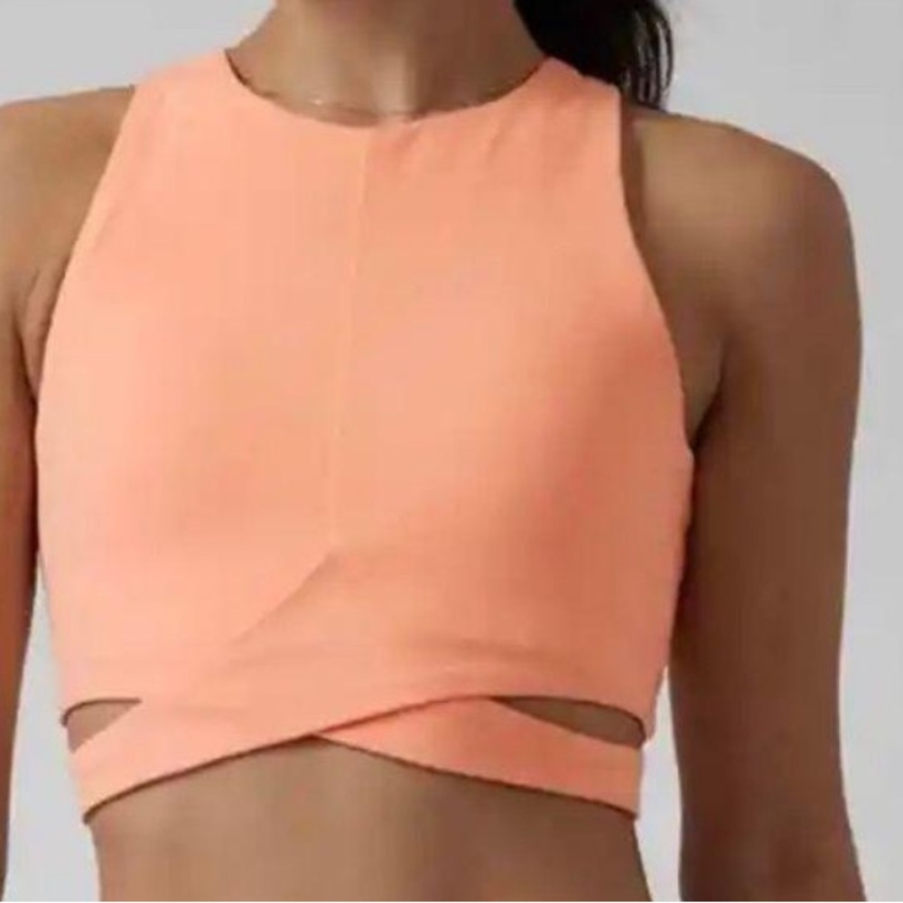 Athleta conscious cut out crop D-DD size Medium NWT